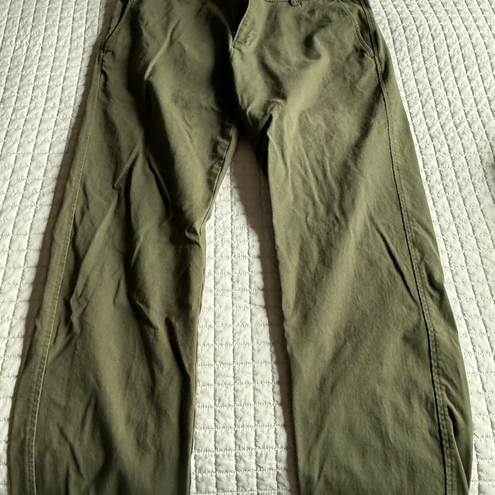 Dockers WaterLess Pants 36x30 • Olive Green Chino • Straight Fit